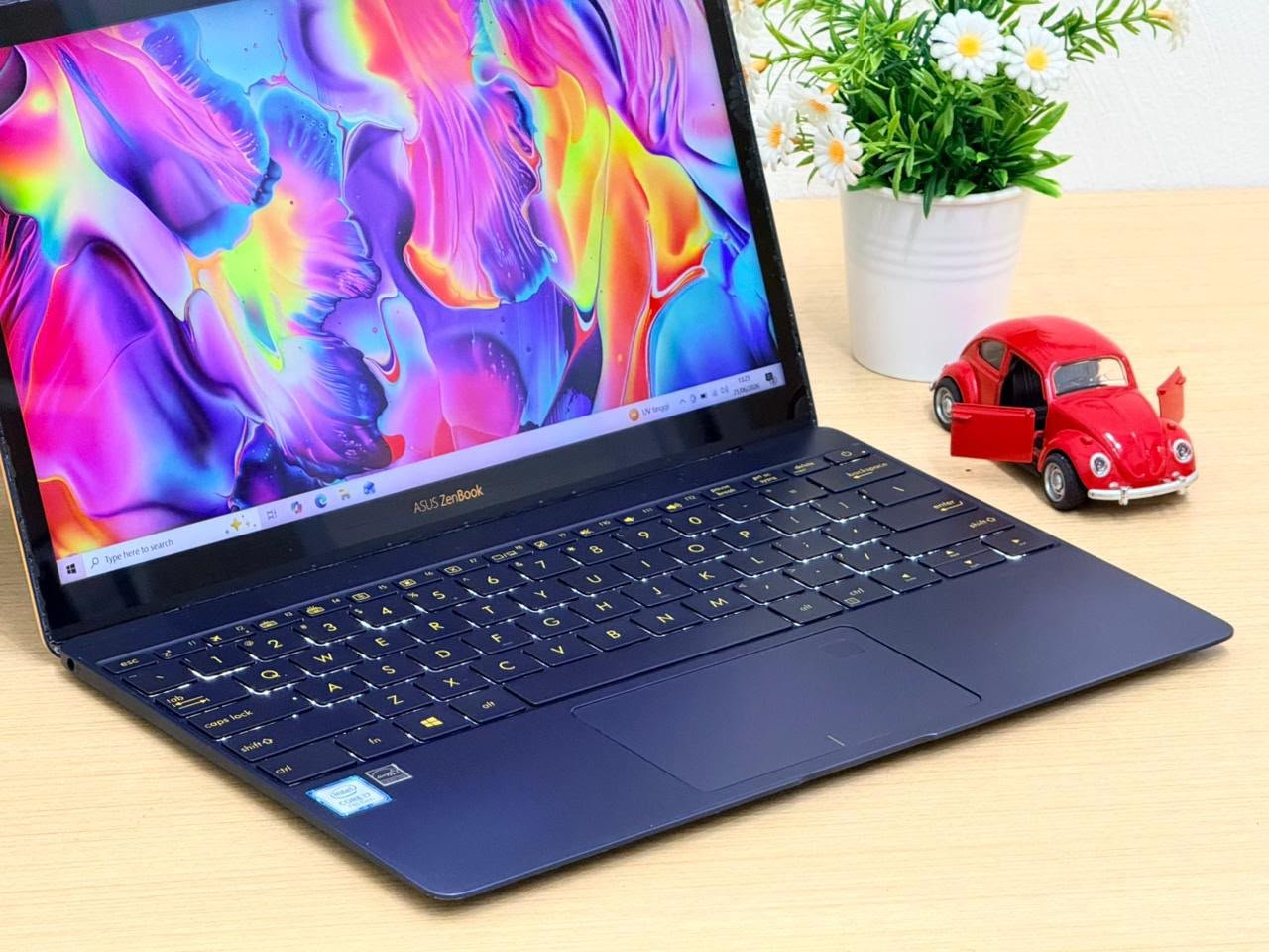 Asus Zenbook Ux390Uak 320 — foto 8