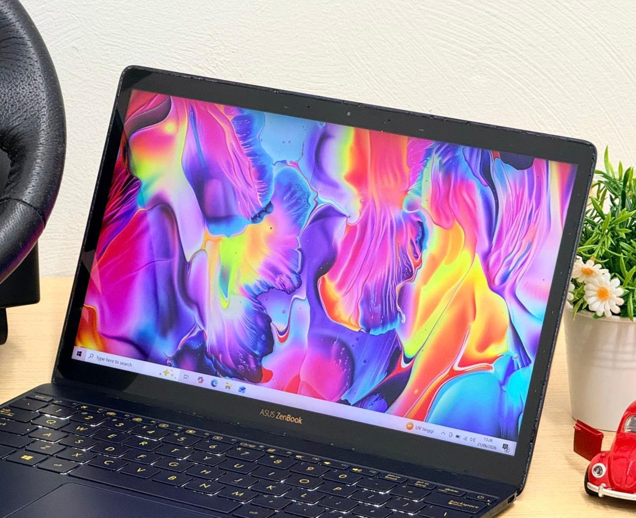 Asus Zenbook Ux390Uak 320 — foto 3