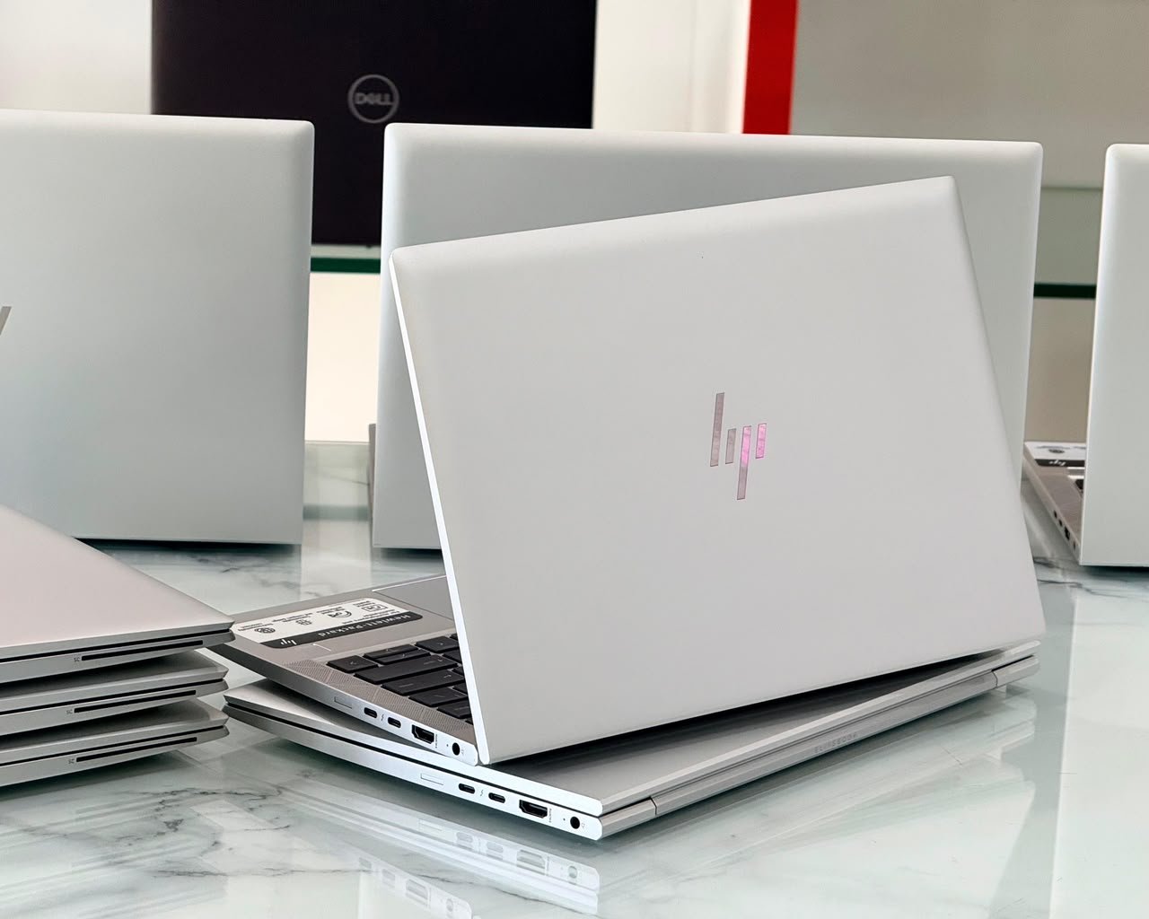 HP Elitebook 830 G8 Touchscreen — foto 8